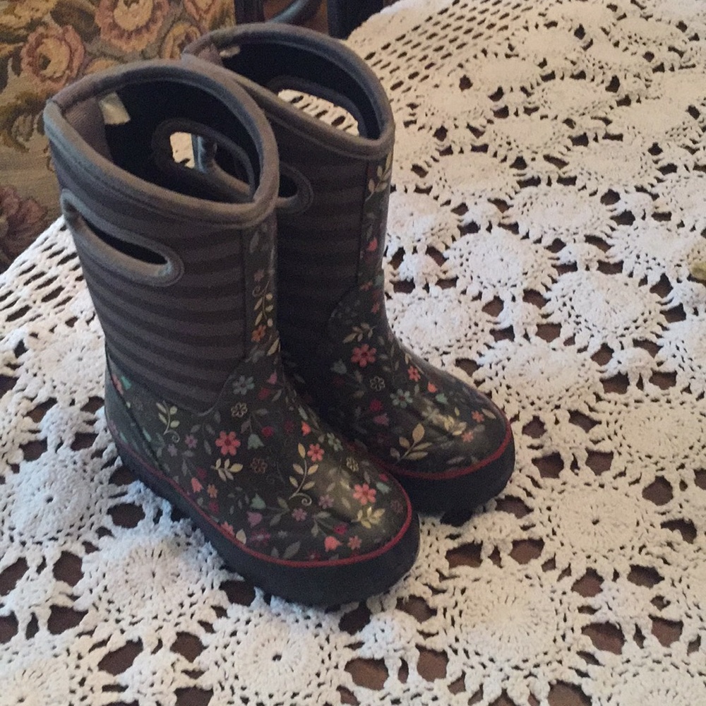 Toddler Girls Bogs Size 7 flower